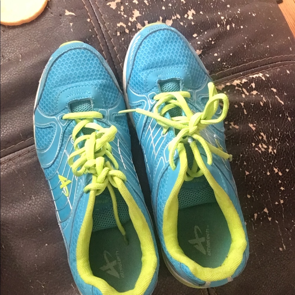 Women's shoes
